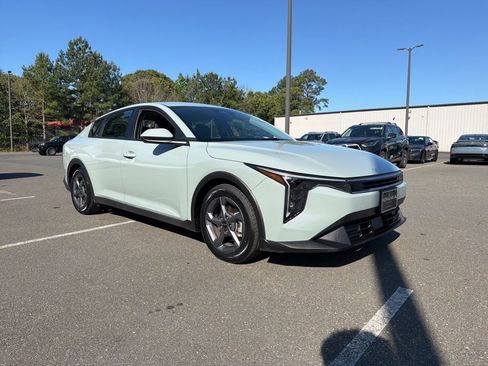 Used 2025 Kia K4 FWD image 6