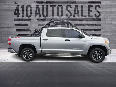 Used 2017 Toyota Tundra SR5 image 2
