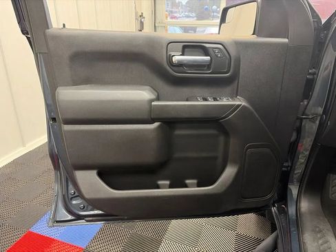 Used 2020 Chevrolet Silverado 1500 Custom w/ Custom Value Package AWD/4WD image 11