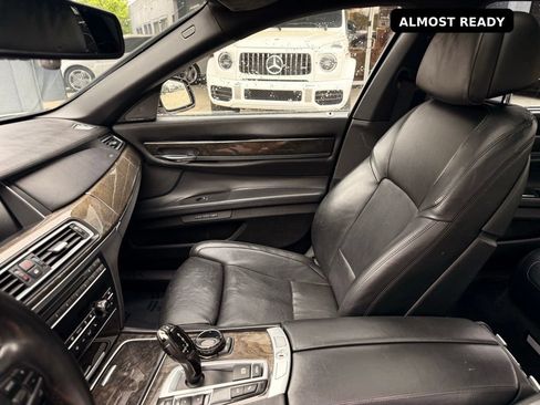 Used 2015 BMW 750Li RWD image 21