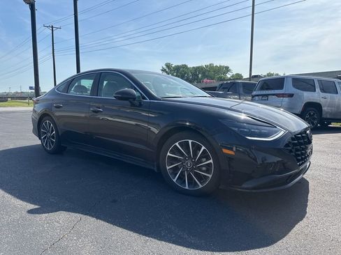 Used 2023 Hyundai Sonata Limited FWD image 2