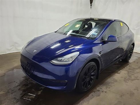 Used 2021 Tesla Model Y Long Range image 3
