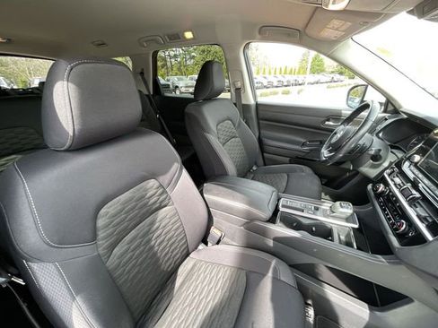 Used 2022 Nissan Pathfinder SV image 19