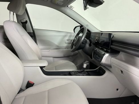 Used 2024 Hyundai Kona SEL image 16