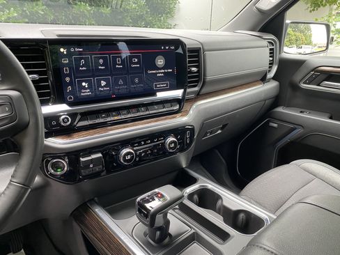 Used 2024 GMC Sierra 1500 Elevation w/ Preferred Package AWD/4WD image 25
