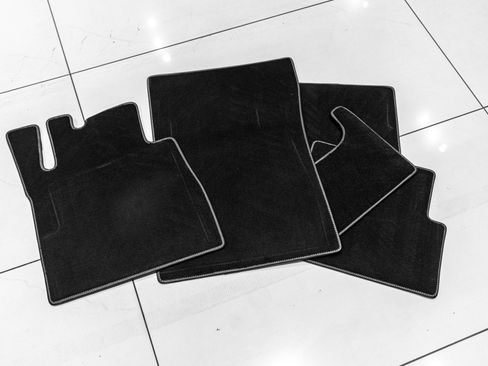 Used 2018 Mercedes-Benz G 550 Squared image 82