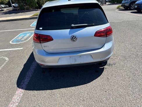 Used 2015 Volkswagen Golf 4-Door FWD image 6