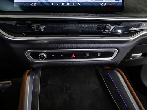 Used 2025 BMW X6 xDrive40i w/ Climate Comfort Package image 35