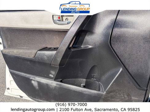 Used 2019 Toyota Corolla LE w/ Carpet Mat Package (TMS) FWD image 19