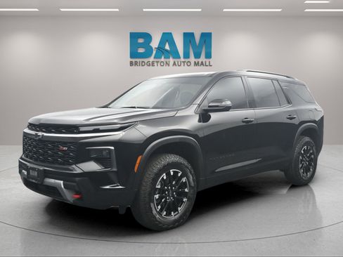 Used 2025 Chevrolet Traverse Z71 image 6