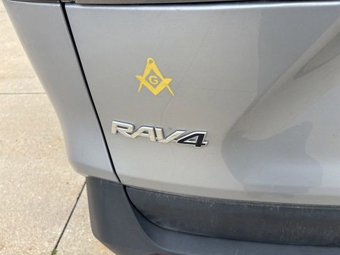 Used 2025 Toyota RAV4 XLE AWD/4WD image 23