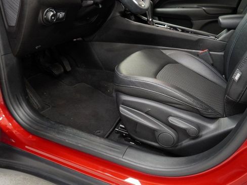 Used 2025 Jeep Compass Latitude w/ Altitude Special Edition AWD/4WD image 39