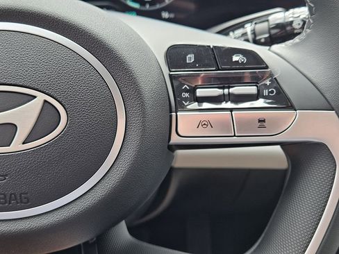 New 2026 Hyundai Elantra Limited FWD image 30