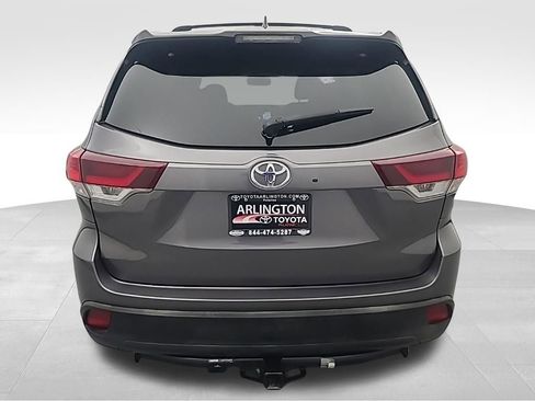 Used 2019 Toyota Highlander XLE image 5
