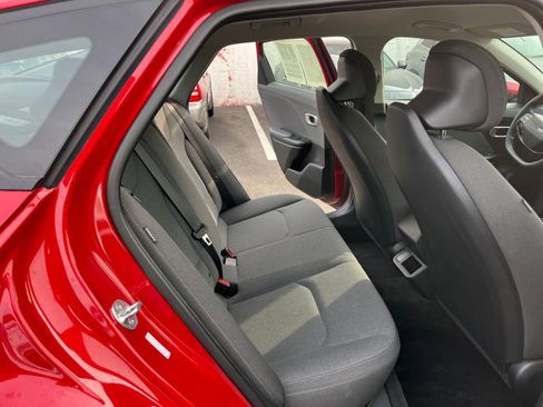 Used 2025 Kia K4 LXS image 26