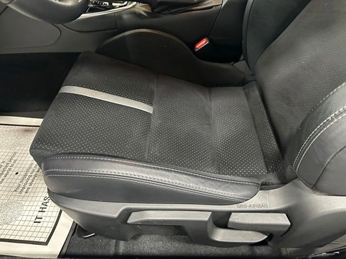 Used 2025 Toyota GR86 Premium image 13