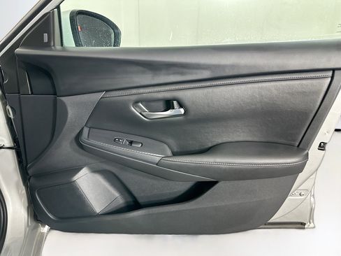 Used 2023 Nissan Sentra SV image 30