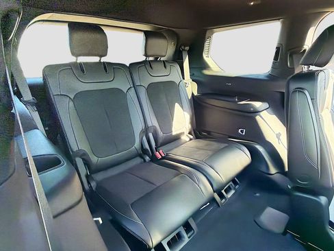 New 2025 Jeep Grand Cherokee L Altitude AWD/4WD image 21