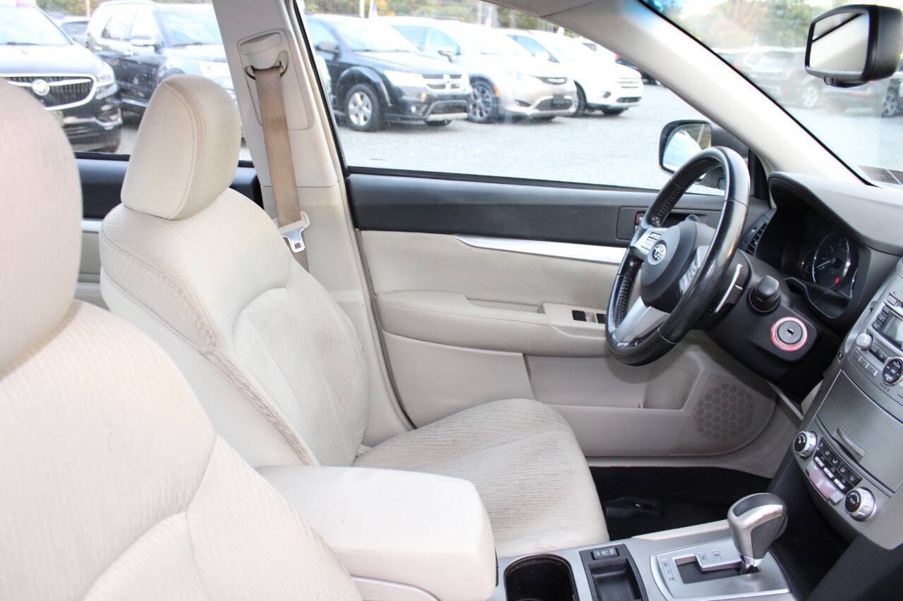 Used 2011 Subaru Legacy 2.5i Premium AWD/4WD image 11