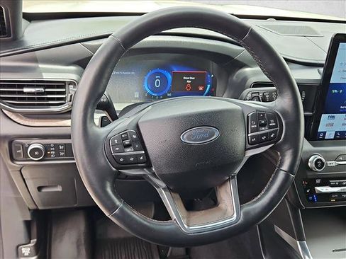Used 2020 Ford Explorer Platinum w/ Premium Technology Package AWD/4WD image 14