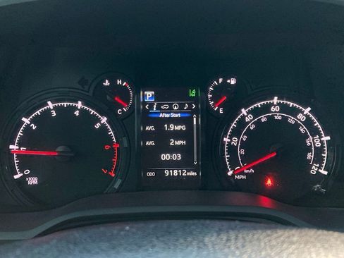 Used 2022 Toyota 4Runner SR5 Premium w/ Moonroof Package RWD image 17