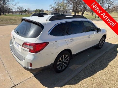 Used 2017 Subaru Outback 2.5i Limited image 3