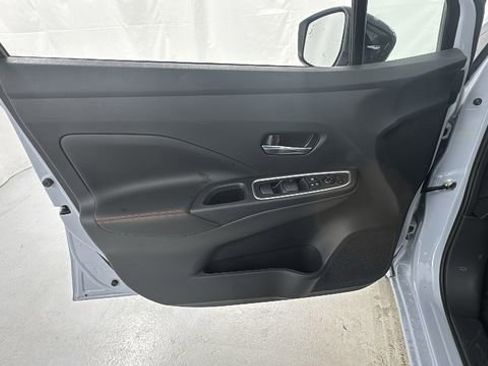 New 2025 Nissan Versa SR w/ Trunk Package FWD image 16