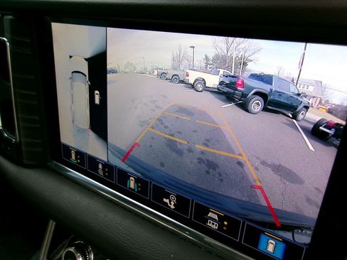 Used 2021 GMC Yukon Denali w/ Denali Premium Package image 30