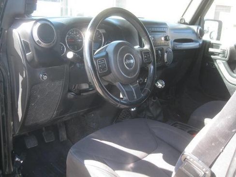 Used 2013 Jeep Wrangler Unlimited Sport image 20