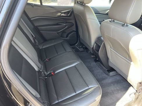 Used 2025 Chevrolet Trax ACTIV FWD image 15