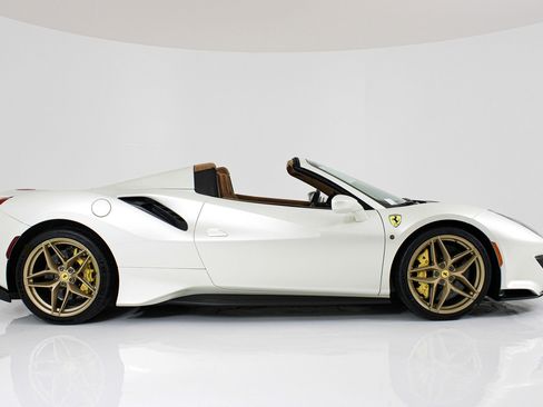 Used 2020 Ferrari 488 Pista Spider image 6