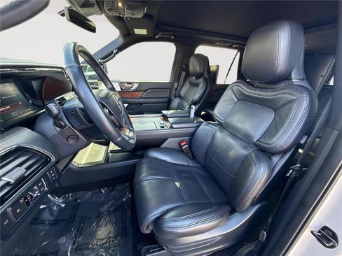 Used 2023 Lincoln Navigator L Reserve AWD/4WD image 10