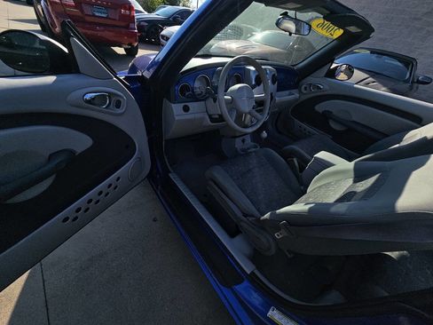 Used 2006 Chrysler PT Cruiser Touring w/ Boston Acoustics Audio Group FWD image 19