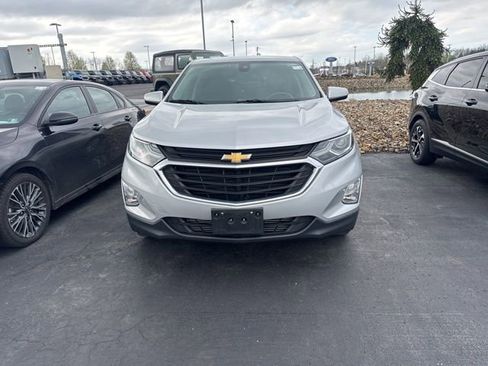 Used 2019 Chevrolet Equinox LT w/ Driver Convenience Package image 2