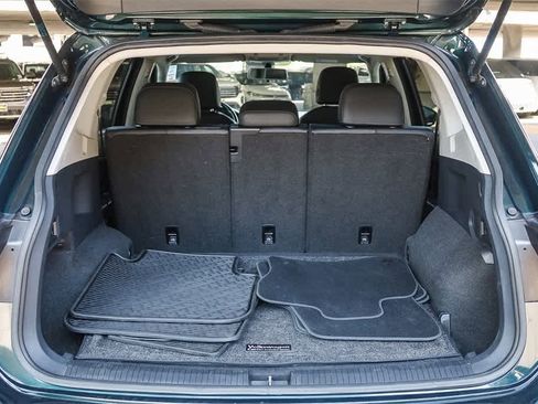 Used 2019 Volkswagen Tiguan SE w/ Panoramic Sunroof Package image 27