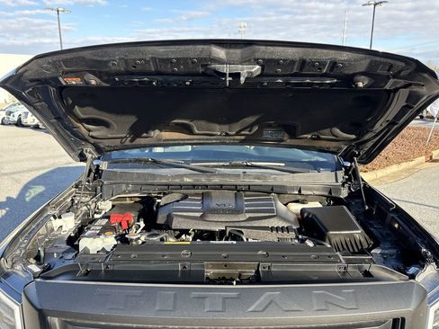 Used 2024 Nissan Titan PRO-4X w/ Pro-4x Convenience Package image 34