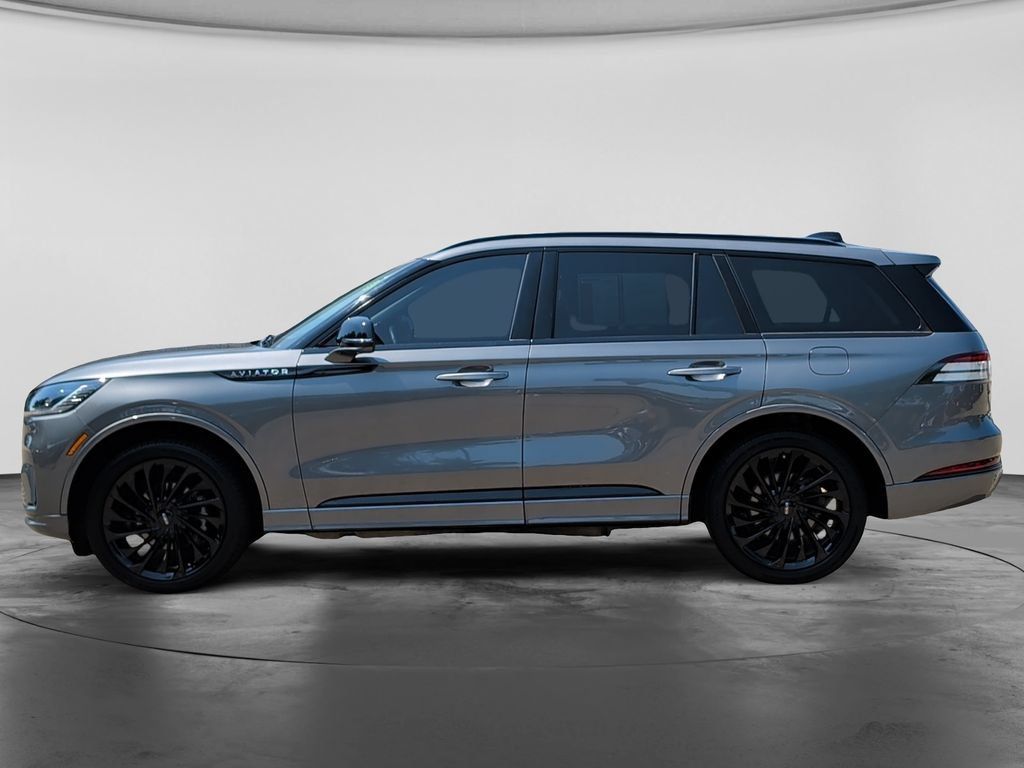 Used 2025 Lincoln Aviator Reserve w/ Jet Appearance Package AWD/4WD image 4