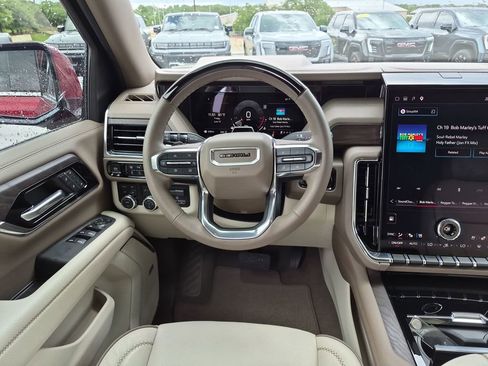 Used 2026 GMC Yukon Denali w/ Denali Reserve Package AWD/4WD image 35