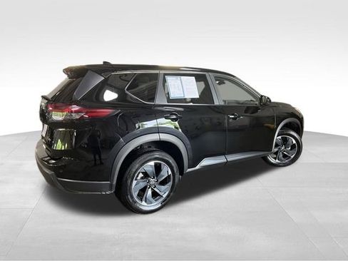 Used 2024 Nissan Rogue SV AWD/4WD image 7