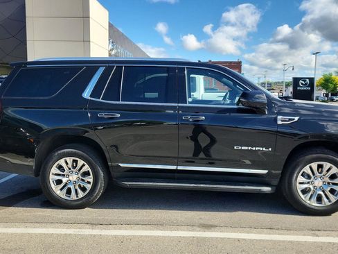 Used 2025 GMC Yukon Denali AWD/4WD image 3