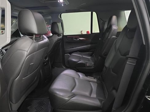 Used 2016 Cadillac Escalade Premium image 15