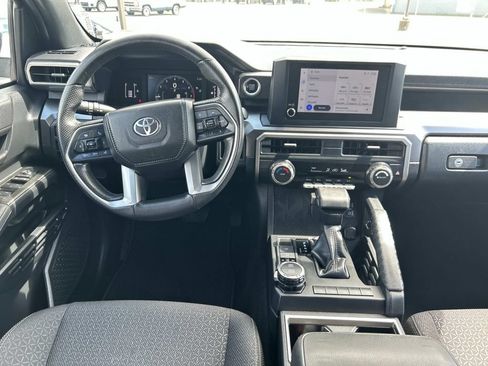 Used 2025 Toyota 4Runner SR5 AWD/4WD image 22