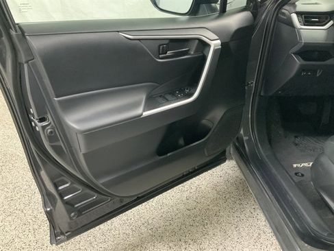 Used 2023 Toyota RAV4 LE AWD/4WD image 15