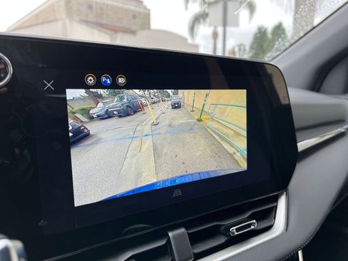 Used 2025 Chevrolet Equinox LT image 17