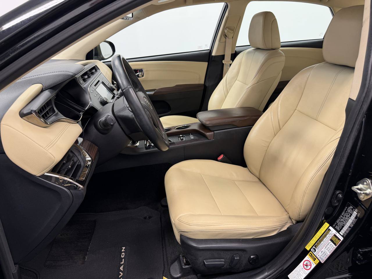 Used 2015 Toyota Avalon XLE Premium FWD image 4