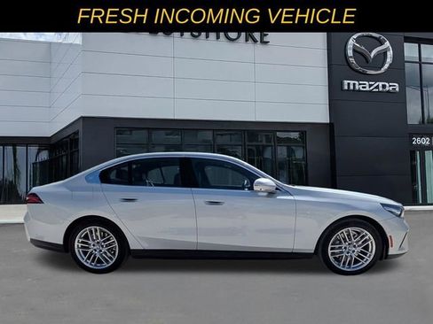 Used 2025 BMW 530i 530i image 2