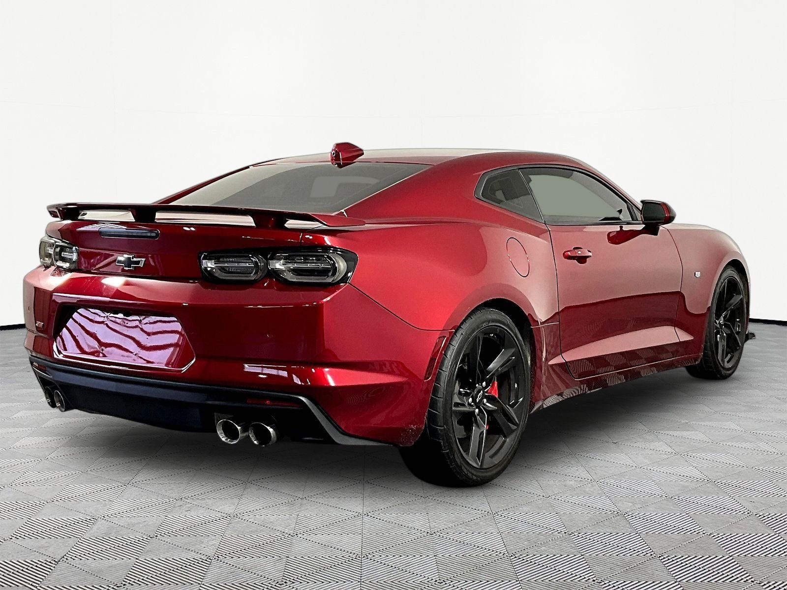 Used 2021 Chevrolet Camaro SS RWD image 6