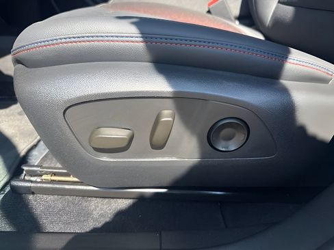 Used 2024 Chevrolet Equinox EV RS FWD image 10