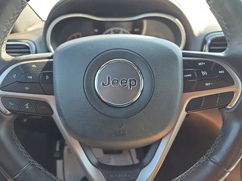 Used 2020 Jeep Grand Cherokee Overland AWD/4WD image 23
