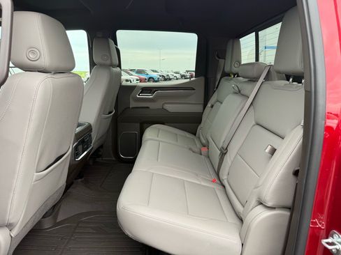 Used 2023 GMC Sierra 1500 SLT w/ SLT Premium Plus Package AWD/4WD image 10